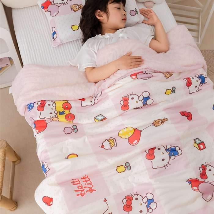 91家纺网 家纺一手货源 找家纺 心卓婴童馆 2026新款三丽鸥凉感丝冰豆豆被被子被芯-儿童图 气球kitty猫