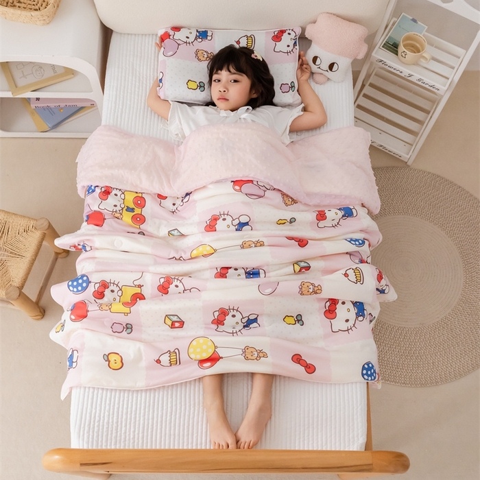 91家纺网 家纺一手货源 找家纺 心卓婴童馆 2026新款三丽鸥凉感丝冰豆豆被被子被芯-儿童图 气球kitty猫