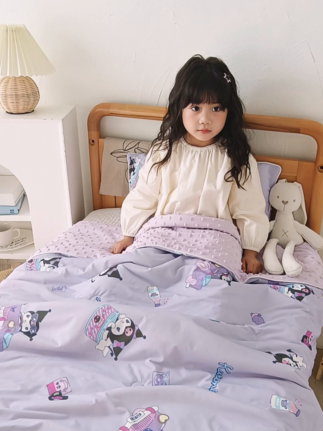 91家纺网 家纺一手货源 找家纺 心卓婴童馆 2026新款三丽鸥凉感丝冰豆豆被被子被芯-儿童图 牛奶库洛米