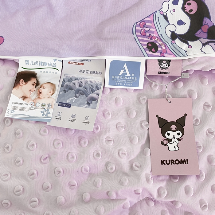 91家纺网 家纺一手货源 找家纺 心卓婴童馆 2026新款三丽鸥凉感丝冰豆豆被被子被芯-成人图 牛奶库洛米