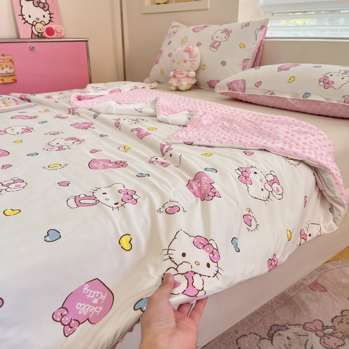 91家纺网 家纺一手货源 找家纺 心卓婴童馆 2026新款三丽鸥凉感丝冰豆豆被被子被芯-成人图 kitty猫