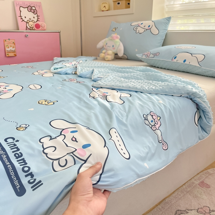 91家纺网 家纺一手货源 找家纺 心卓婴童馆 2026新款三丽鸥凉感丝冰豆豆被被子被芯-成人图 独角兽玉桂狗