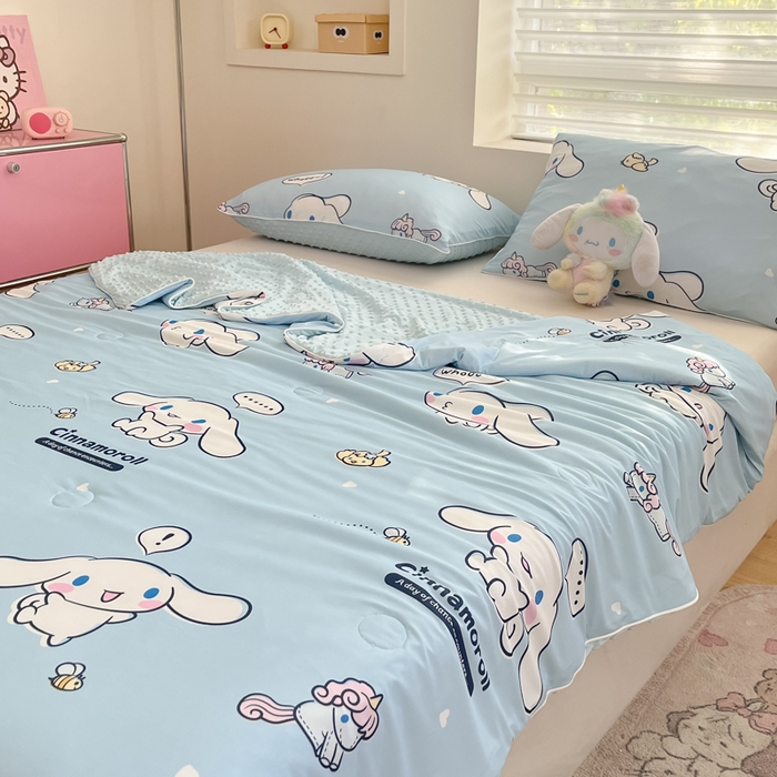 91家纺网 家纺一手货源 找家纺 心卓婴童馆 2026新款三丽鸥凉感丝冰豆豆被被子被芯-成人图 独角兽玉桂狗