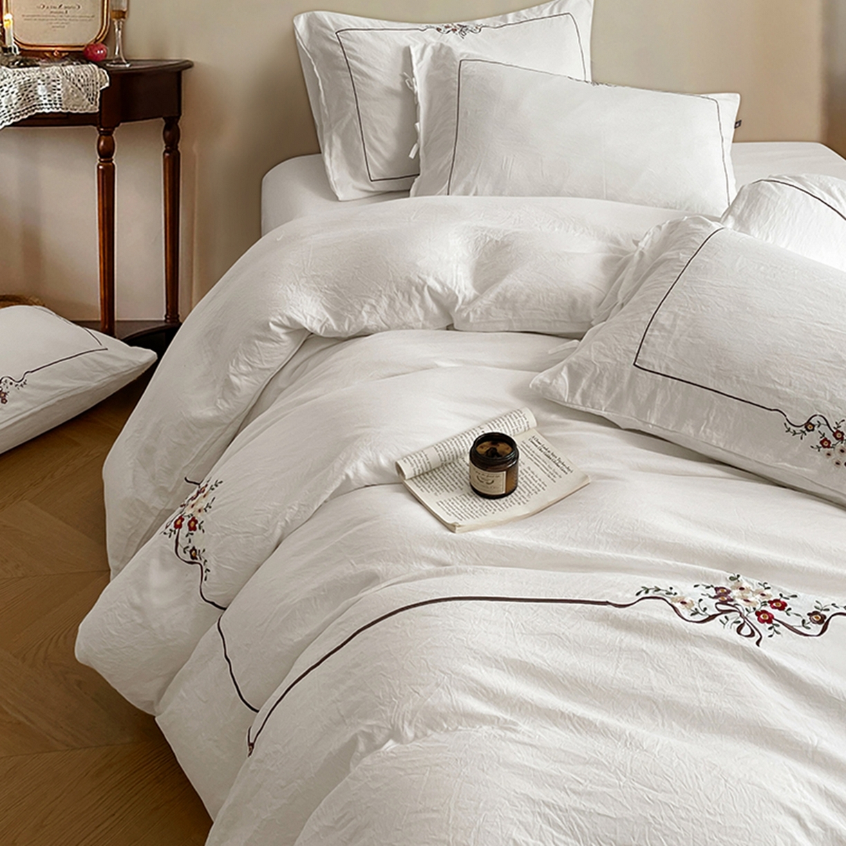 91家纺网 家纺一手货源 找家纺 （总）yyds网供 2026新A类高克重复古刺绣绑带款水洗棉四件套三件套-花界