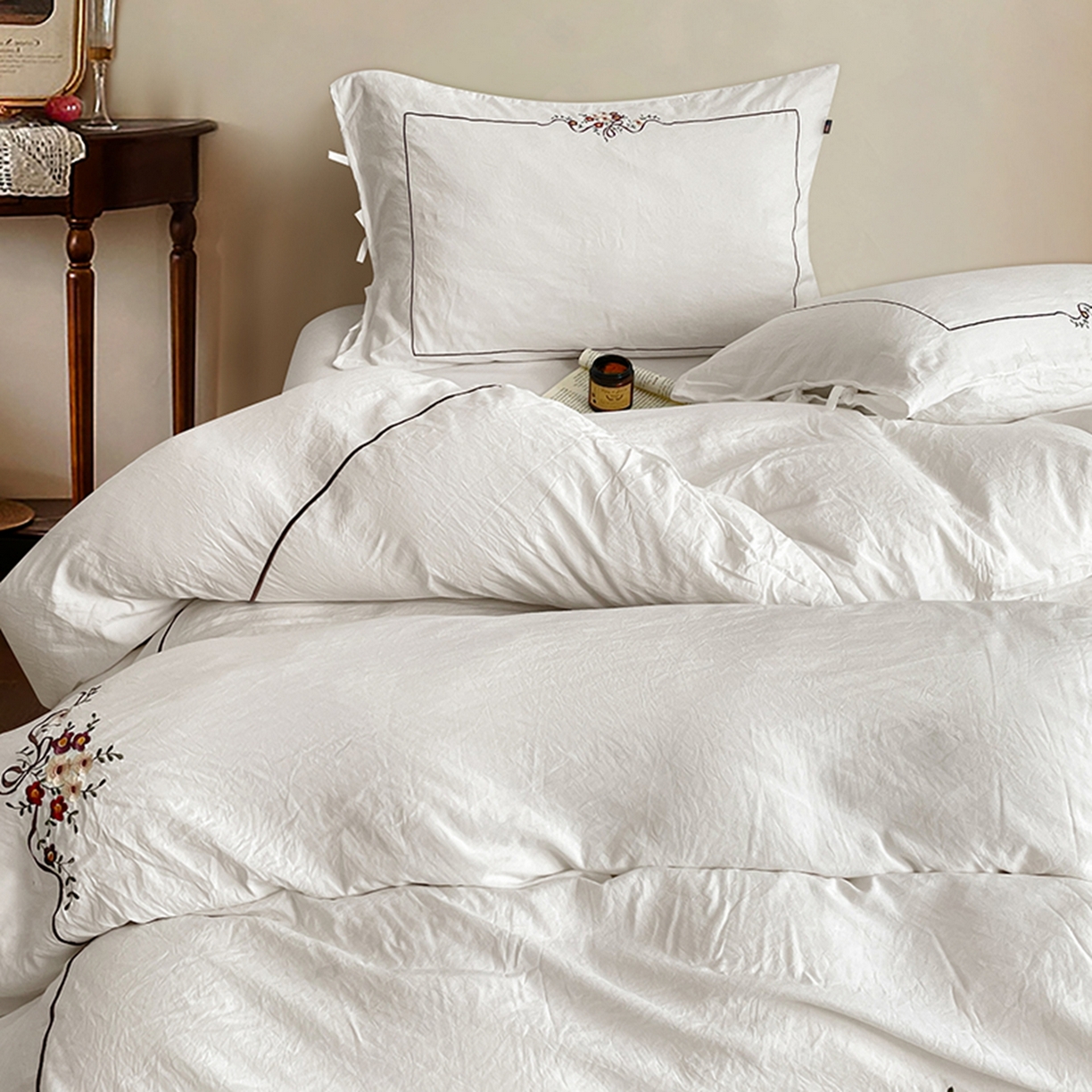 91家纺网 家纺一手货源 找家纺 （总）yyds网供 2026新A类高克重复古刺绣绑带款水洗棉四件套三件套-花界