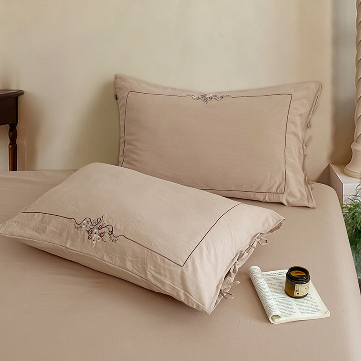 91家纺网 家纺一手货源 找家纺 yyds网供 2026新A类高克重复古刺绣绑带款水洗棉四件套三件套-花界 花界素咖-绣花绑带款