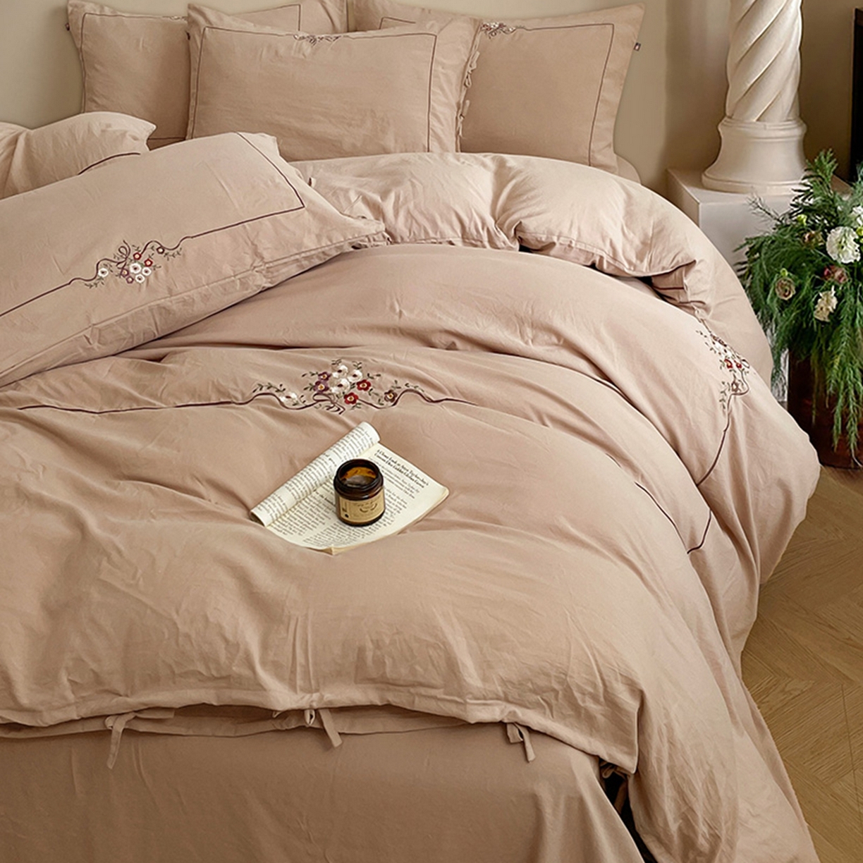 91家纺网 家纺一手货源 找家纺 yyds网供 2026新A类高克重复古刺绣绑带款水洗棉四件套三件套-花界 花界素咖-绣花绑带款