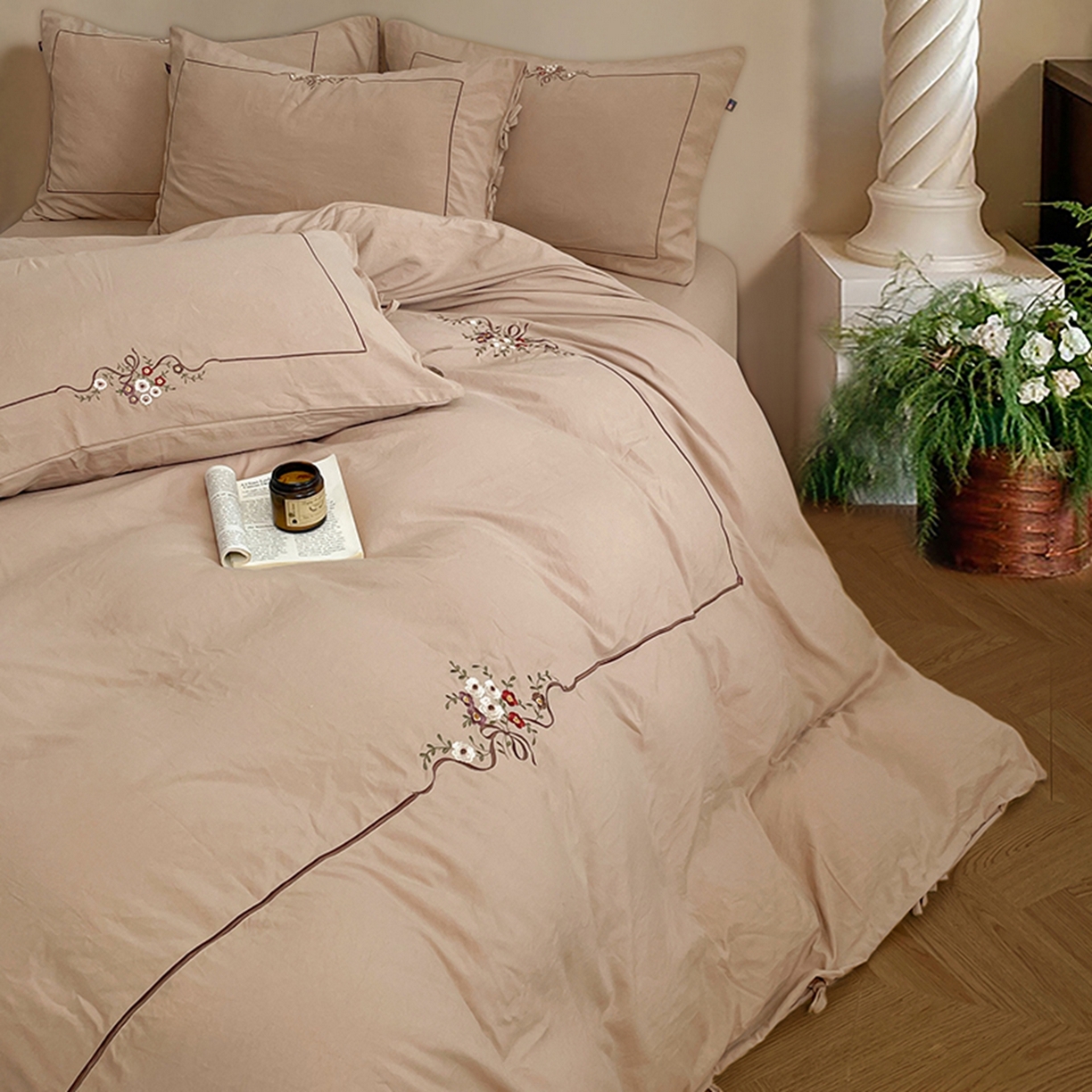 91家纺网 家纺一手货源 找家纺 yyds网供 2026新A类高克重复古刺绣绑带款水洗棉四件套三件套-花界 花界素咖-绣花绑带款