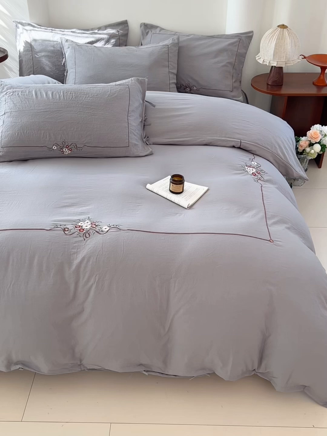 91家纺网 家纺一手货源 找家纺 yyds网供 2026新A类高克重复古刺绣绑带款水洗棉四件套三件套-花界 花界麻灰-绣花绑带款