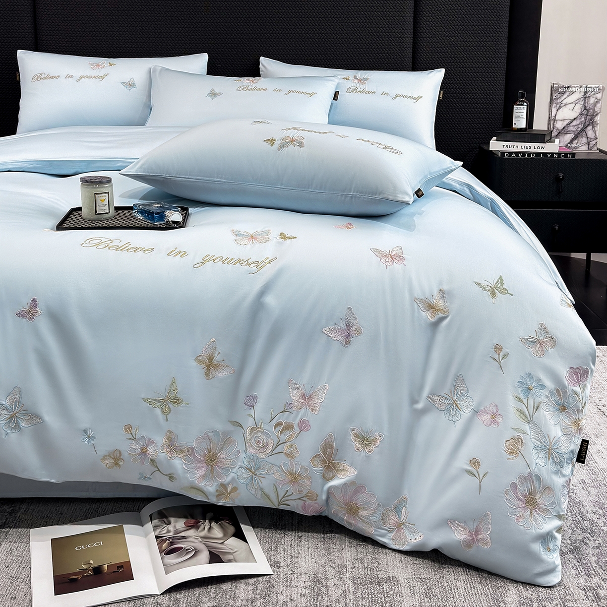 91家纺网 家纺一手货源 找家纺 欣宜家纺 2026新款50x50s纯棉全棉贡缎长绒棉刺绣绣花四件套【高端礼盒】-蝴蝶泉边 蝴蝶泉边-天空蓝