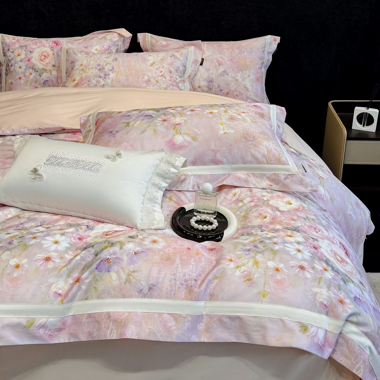 91家纺网 家纺一手货源 找家纺 欣宜家纺 2026新款50x50s纯棉全棉埃及长绒棉刺绣绣花床上四件套【含高端礼盒】-绽缦 绽缦-轻奢粉