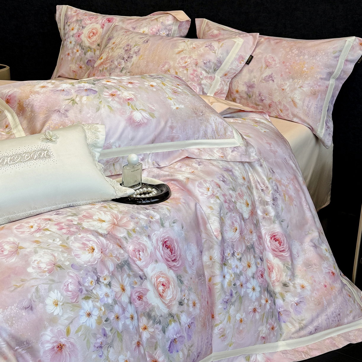 91家纺网 家纺一手货源 找家纺 欣宜家纺 2026新款50x50s纯棉全棉埃及长绒棉刺绣绣花床上四件套【含高端礼盒】-绽缦 绽缦-轻奢粉