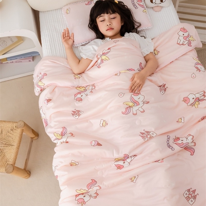 91家纺网 家纺一手货源 找家纺 2026新款A类针织棉被芯夏凉被春秋被冬被儿童学生成人冬被加厚被子大豆被四季款—儿童图 粉色独角兽