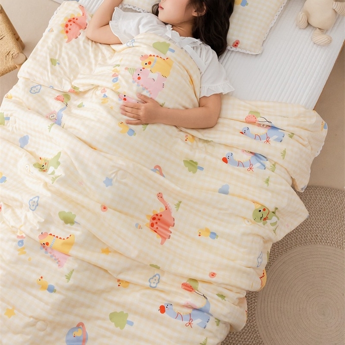 91家纺网 家纺一手货源 找家纺 2026新款A类针织棉被芯夏凉被春秋被冬被儿童学生成人冬被加厚被子大豆被四季款—儿童图 格子恐龙