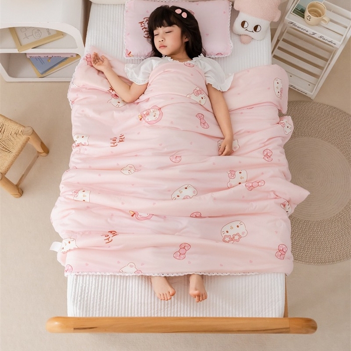 91家纺网 家纺一手货源 找家纺 2026新款A类针织棉被芯夏凉被春秋被冬被儿童学生成人冬被加厚被子大豆被四季款—儿童图 蝴蝶结小猫