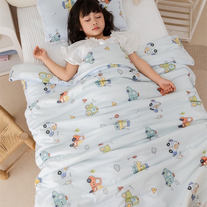 91家纺网 家纺一手货源 找家纺 2026新款A类针织棉被芯夏凉被春秋被冬被儿童学生成人冬被加厚被子大豆被四季款—儿童图 汽车总动员