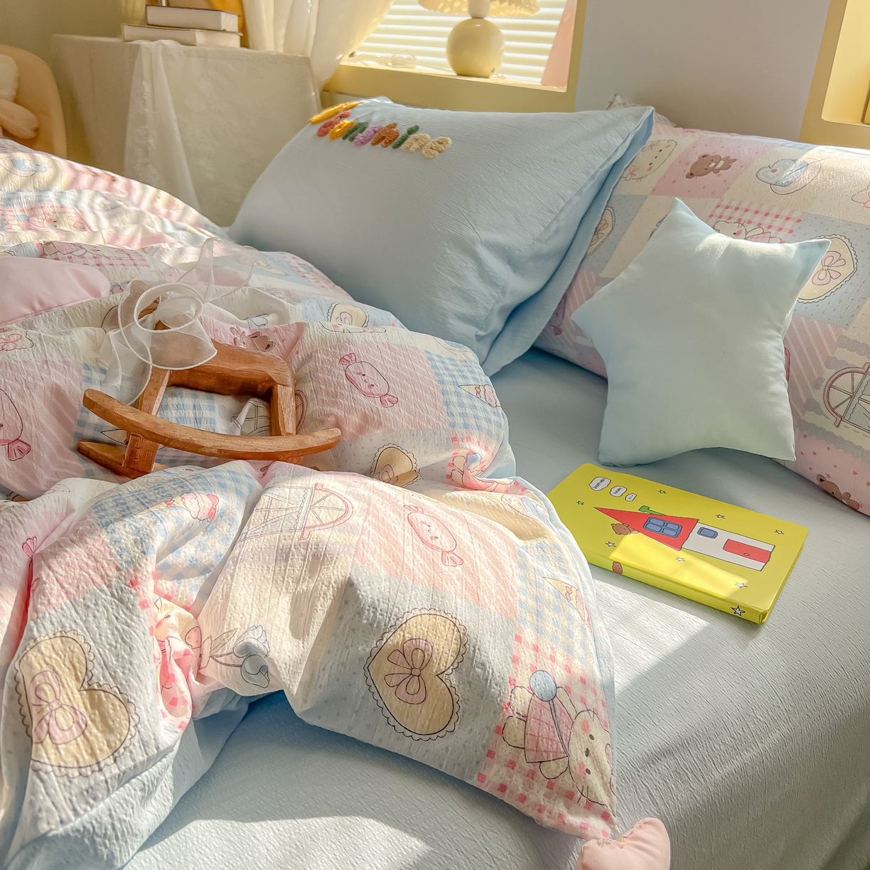 91家纺网 家纺一手货源 找家纺 子钦家纺 2026春夏新款提花泡芙棉可爱小清新手工爱心小星星系列床单床笠四件套-流星花园 流星花园-半塘主义