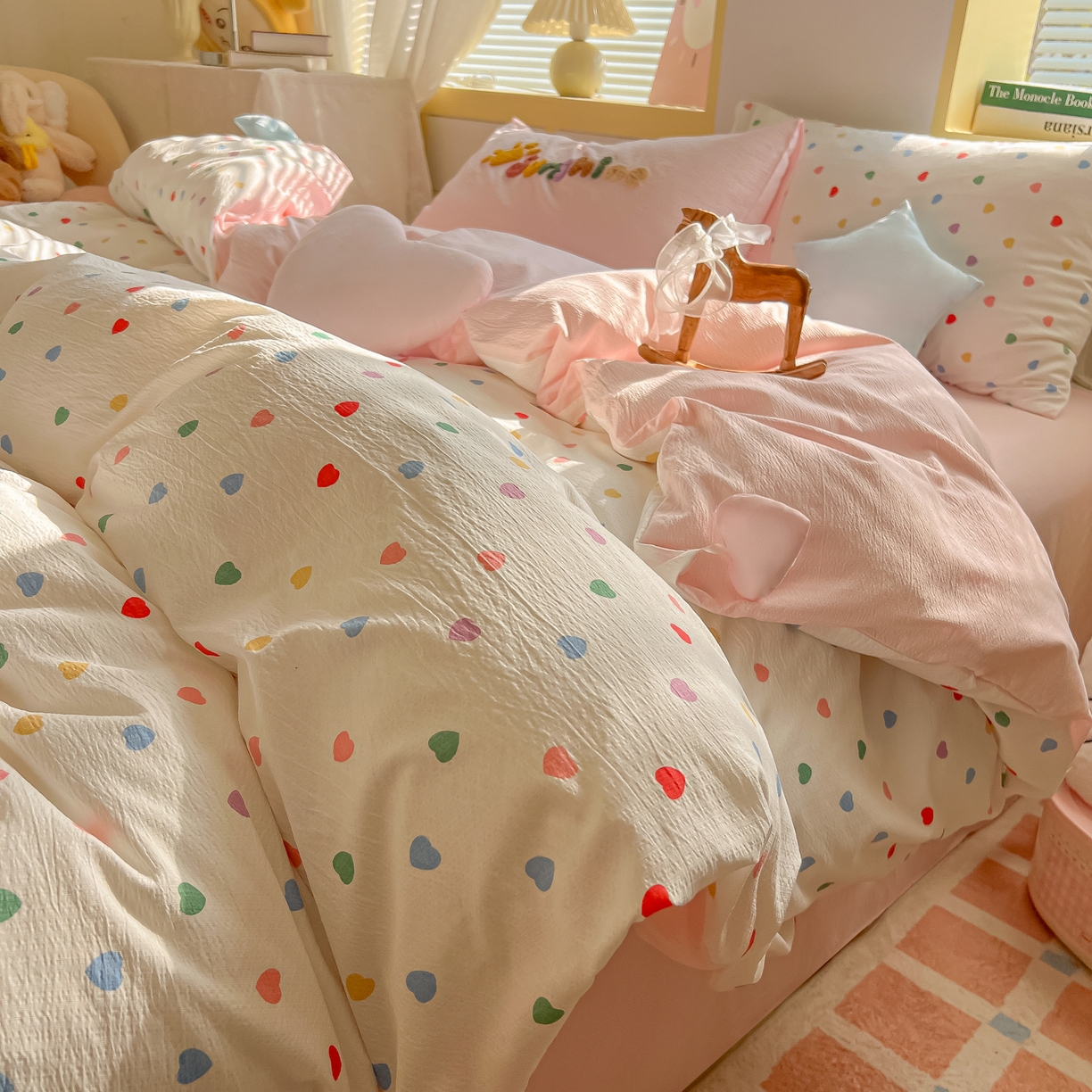 91家纺网 家纺一手货源 找家纺 子钦家纺 2026春夏新款提花泡芙棉可爱小清新手工爱心小星星系列床单床笠四件套-流星花园 流星花园-七彩爱心