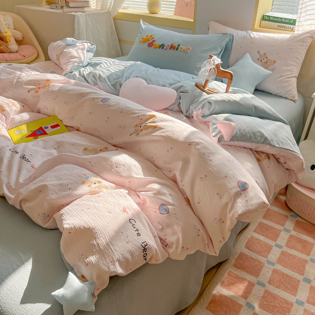 91家纺网 家纺一手货源 找家纺 子钦家纺 2026春夏新款提花泡芙棉可爱小清新手工爱心小星星系列床单床笠四件套-流星花园 流星花园-生日熊