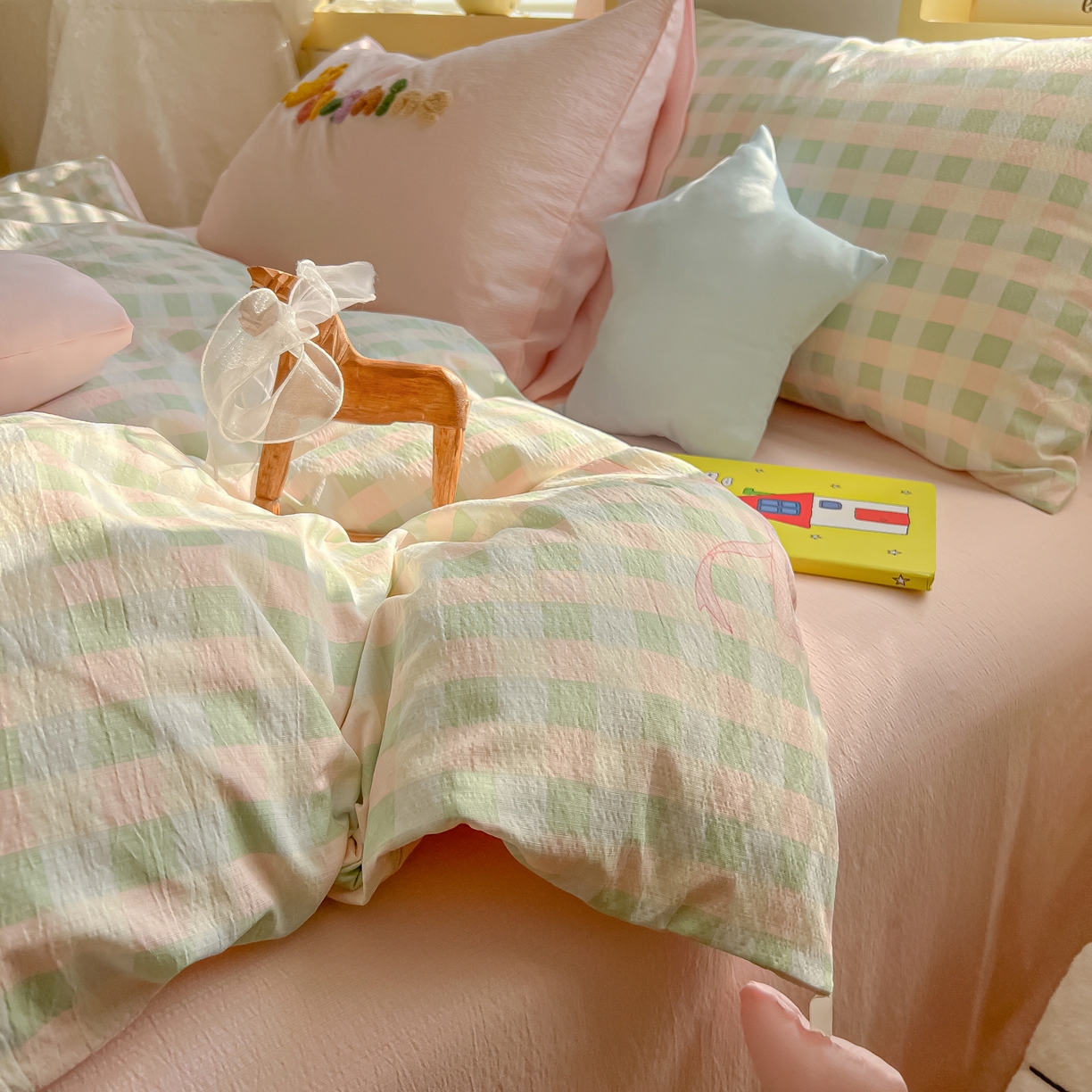 91家纺网 家纺一手货源 找家纺 子钦家纺 2026春夏新款提花泡芙棉可爱小清新手工爱心小星星系列床单床笠四件套-流星花园 流星花园-蝴蝶结格子