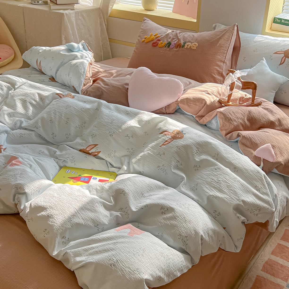 91家纺网 家纺一手货源 找家纺 子钦家纺 2026春夏新款提花泡芙棉可爱小清新手工爱心小星星系列床单床笠四件套-流星花园 流星花园-碎花兔兔