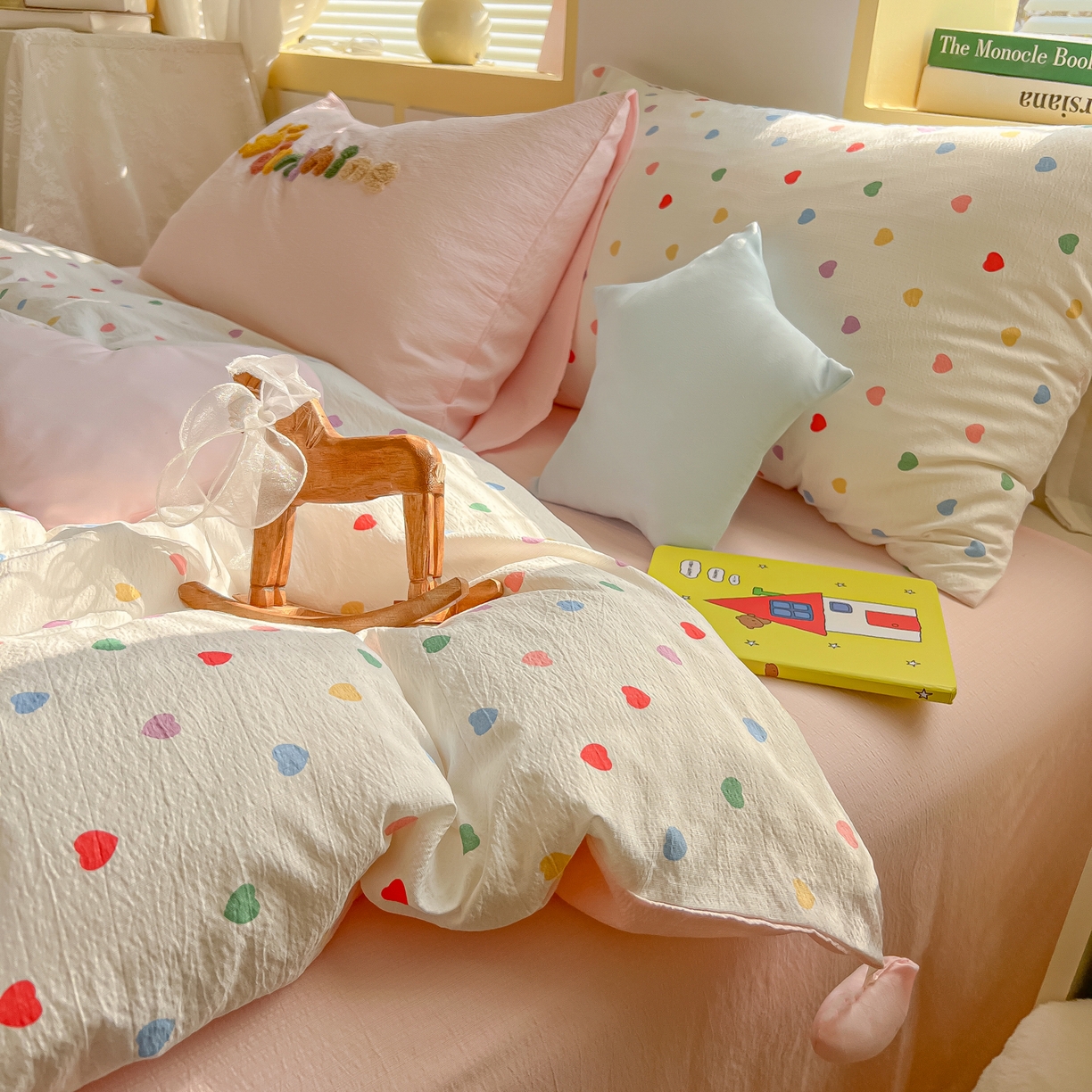 91家纺网 家纺一手货源 找家纺 子钦家纺 2026春夏新款提花泡芙棉可爱小清新手工爱心小星星系列床单床笠四件套-流星花园 流星花园-七彩爱心