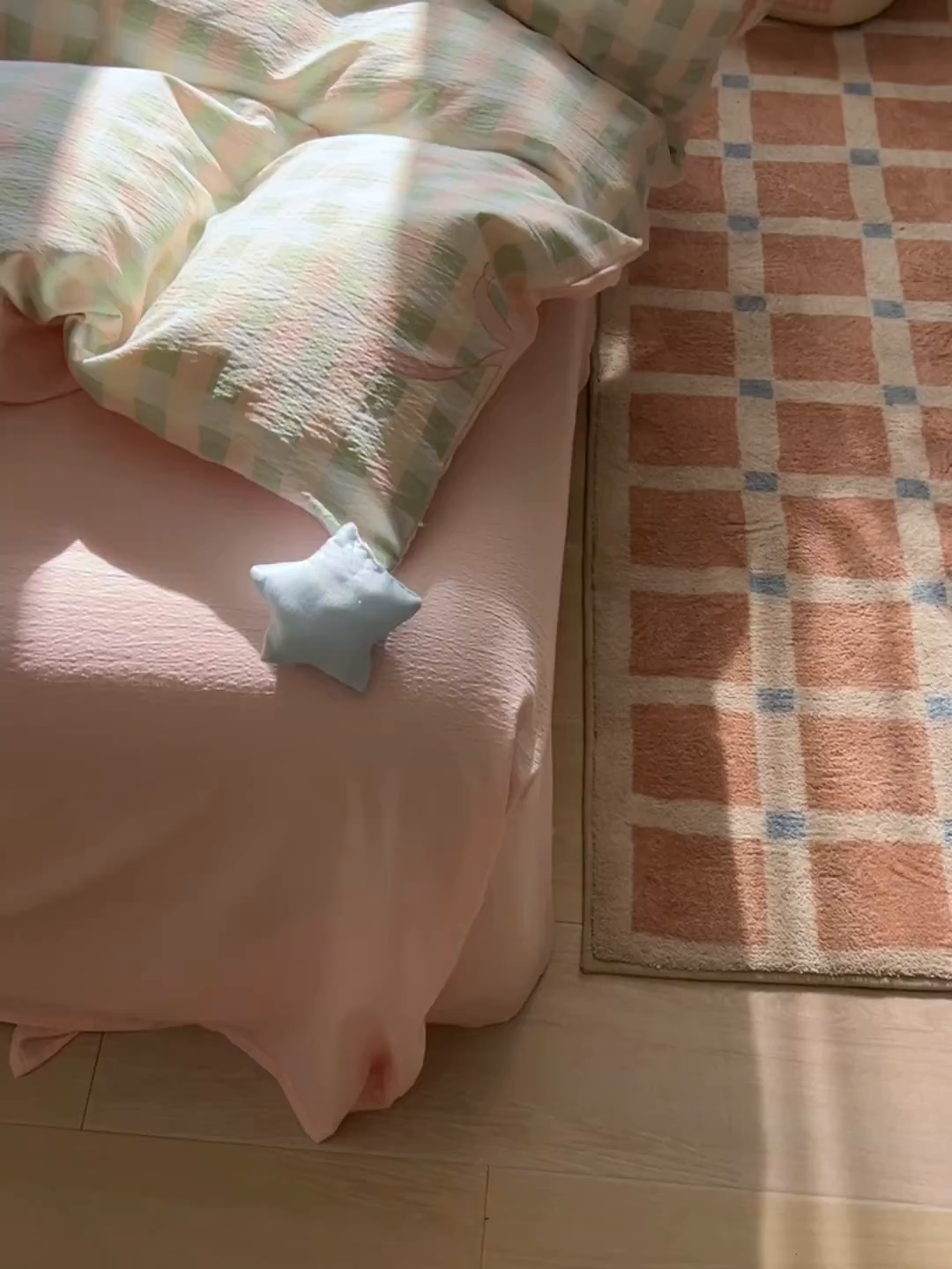 91家纺网 家纺一手货源 找家纺 子钦家纺 2026春夏新款提花泡芙棉可爱小清新手工爱心小星星系列床单床笠四件套-流星花园 流星花园-蝴蝶结格子