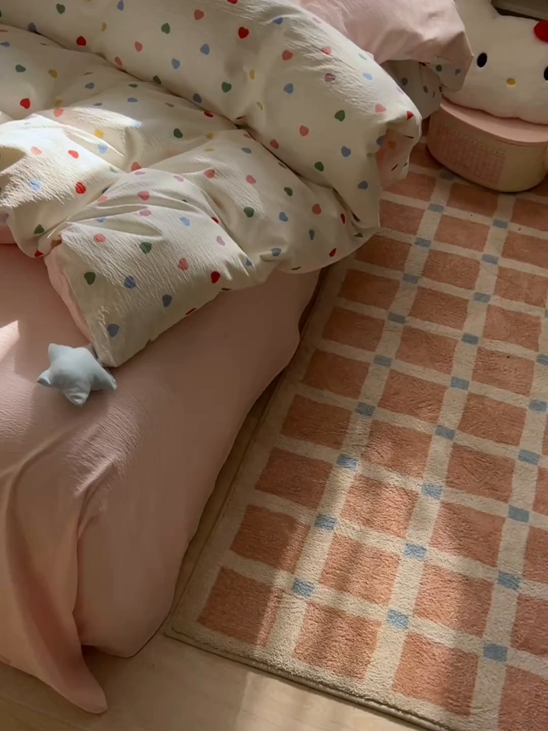 91家纺网 家纺一手货源 找家纺 子钦家纺 2026春夏新款提花泡芙棉可爱小清新手工爱心小星星系列床单床笠四件套-流星花园 流星花园-七彩爱心