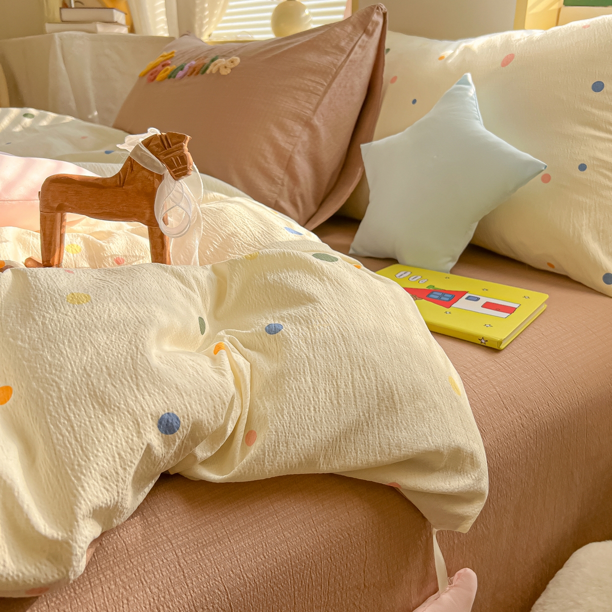 91家纺网 家纺一手货源 找家纺 子钦家纺 2026春夏新款提花泡芙棉可爱小清新手工爱心小星星系列床单床笠四件套-流星花园 流星花园-七彩波点