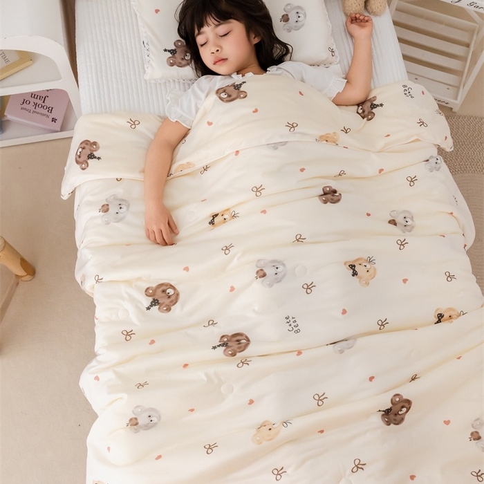 91家纺网 家纺一手货源 找家纺 2026新款A类针织棉被芯夏凉被春秋被冬被儿童学生成人冬被加厚被子大豆被四季款—儿童图 熊熊宝贝