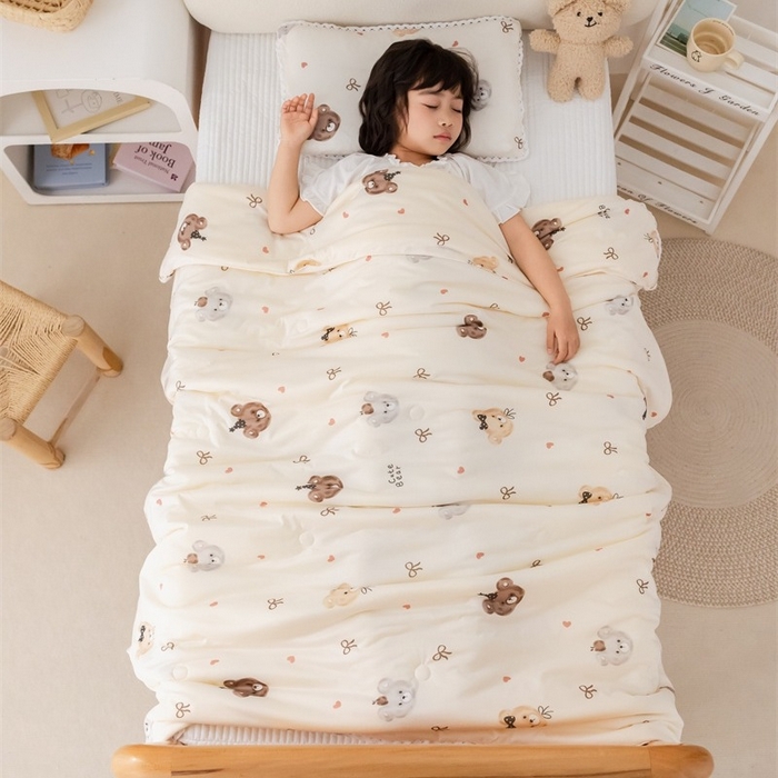 91家纺网 家纺一手货源 找家纺 2026新款A类针织棉被芯夏凉被春秋被冬被儿童学生成人冬被加厚被子大豆被四季款—儿童图 熊熊宝贝