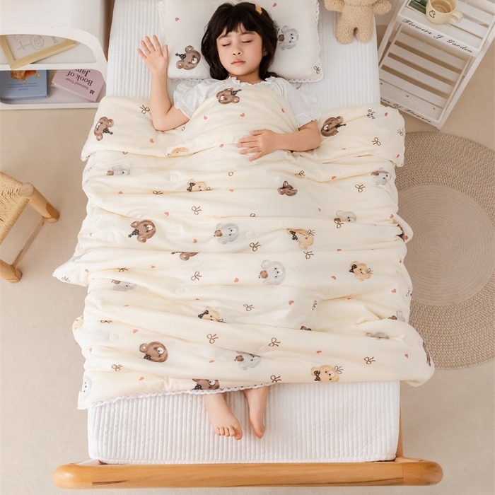 91家纺网 家纺一手货源 找家纺 2026新款A类针织棉被芯夏凉被春秋被冬被儿童学生成人冬被加厚被子大豆被四季款—儿童图 熊熊宝贝