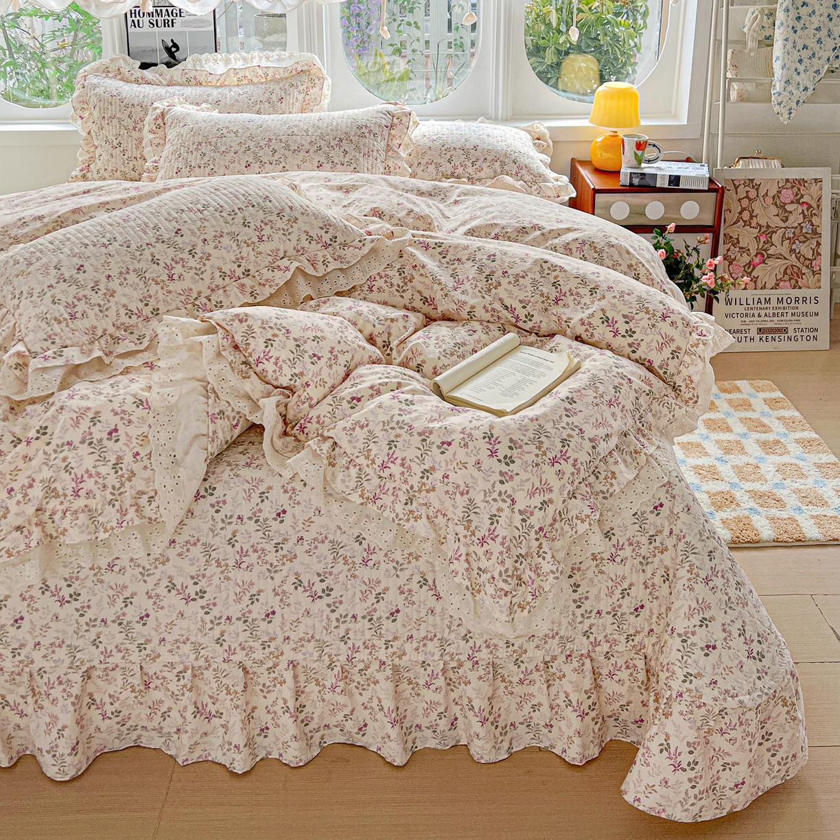 91家纺网 家纺一手货源 找家纺  梦莱斯 2026新款小清新可爱风纯棉花边床盖四件套 粉雾小蔷薇