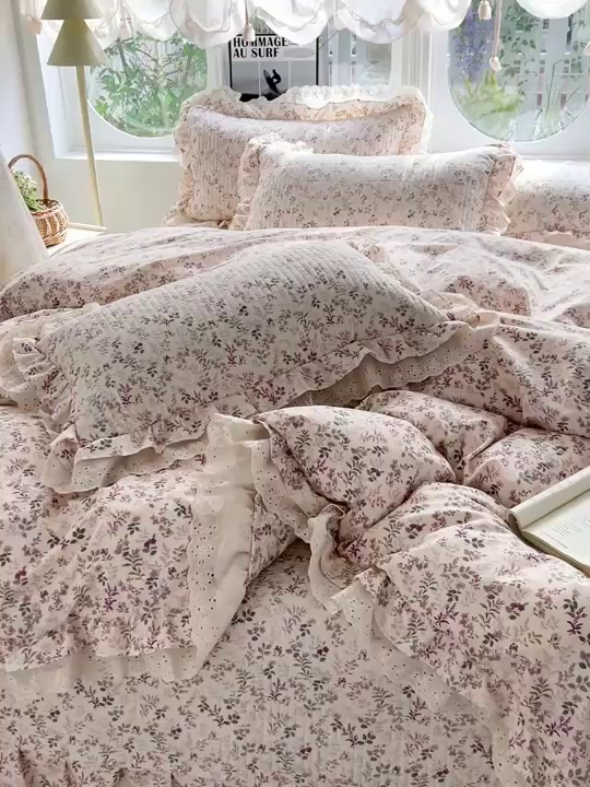 91家纺网 家纺一手货源 找家纺  梦莱斯 2026新款小清新可爱风纯棉花边床盖四件套 粉雾小蔷薇