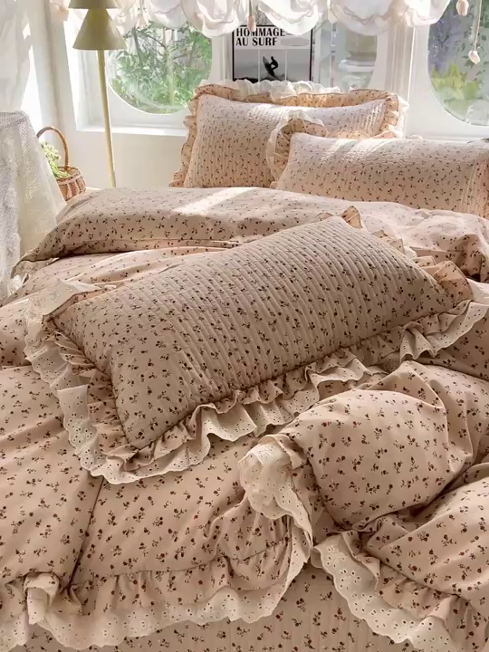 91家纺网 家纺一手货源 找家纺  梦莱斯 2026新款小清新可爱风纯棉花边床盖四件套 焦糖小玫瑰