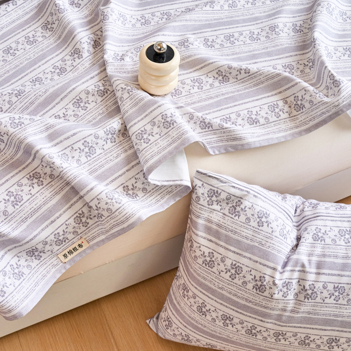 91家纺网 家纺一手货源 找家纺 春皖家纺 2026春夏新品简约款老粗布系列床单单品床单床单单件 斯年H