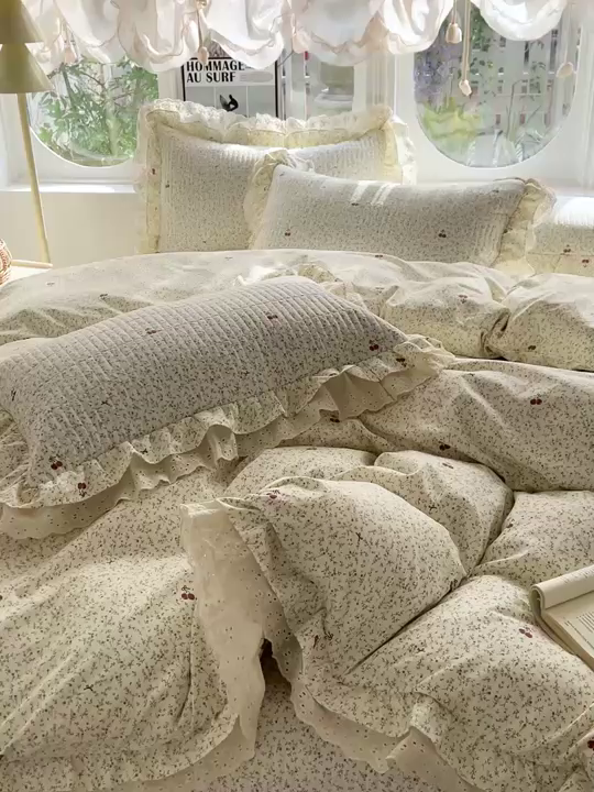 91家纺网 家纺一手货源 找家纺  梦莱斯 2026新款小清新可爱风纯棉花边床盖四件套 奶油小樱桃