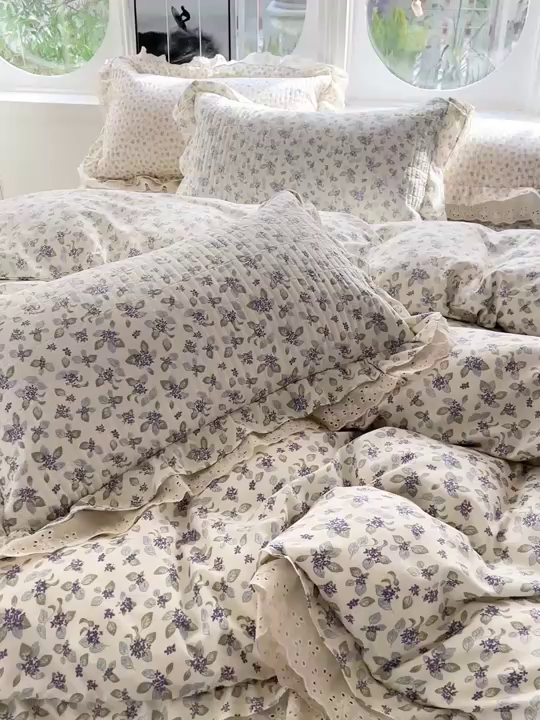 91家纺网 家纺一手货源 找家纺  梦莱斯 2026新款小清新可爱风纯棉花边床盖四件套 浅蓝星花