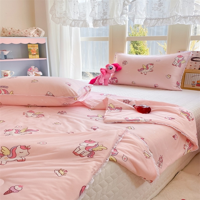 91家纺网 家纺一手货源 找家纺 2026新款A类针织棉被芯夏凉被春秋被冬被儿童学生成人冬被加厚被子大豆被—影棚图 粉色独角兽