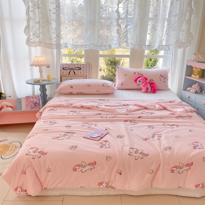 91家纺网 家纺一手货源 找家纺 2026新款A类针织棉被芯夏凉被春秋被冬被儿童学生成人冬被加厚被子大豆被—影棚图 粉色独角兽