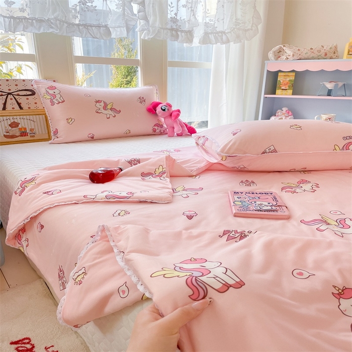 91家纺网 家纺一手货源 找家纺 2026新款A类针织棉被芯夏凉被春秋被冬被儿童学生成人冬被加厚被子大豆被—影棚图 粉色独角兽