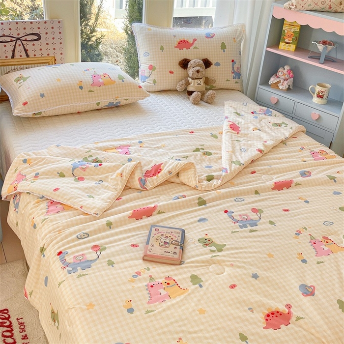 91家纺网 家纺一手货源 找家纺 2026新款A类针织棉被芯夏凉被春秋被冬被儿童学生成人冬被加厚被子大豆被—影棚图 格子恐龙