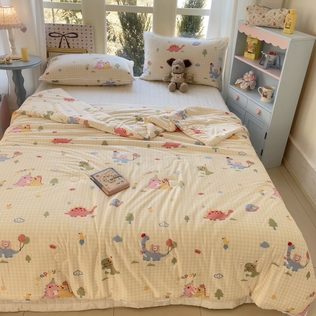 91家纺网 家纺一手货源 找家纺 2026新款A类针织棉被芯夏凉被春秋被冬被儿童学生成人冬被加厚被子大豆被—影棚图 格子恐龙