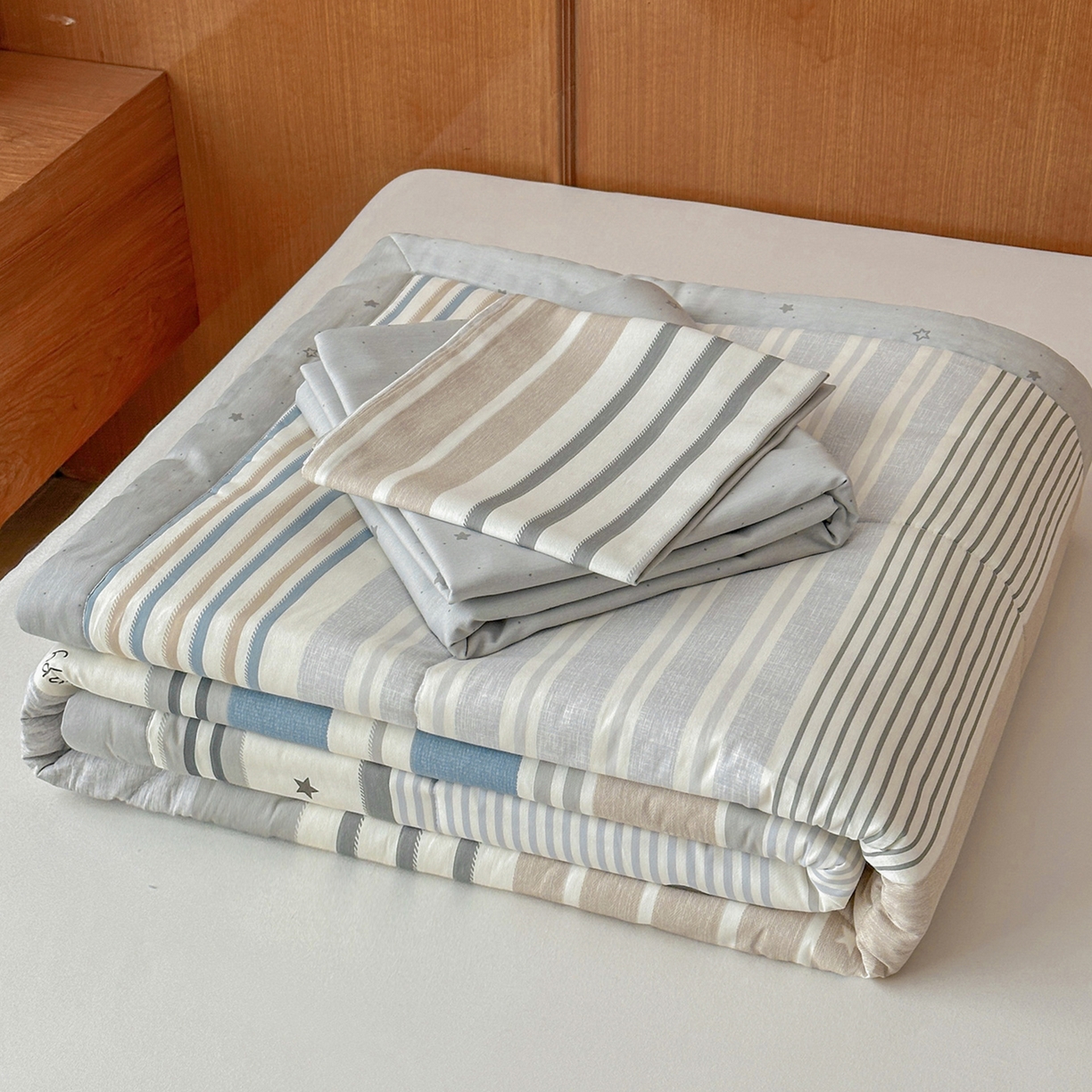 91家纺网 家纺一手货源 找家纺 尊妙被业 2026新款里外全棉100%新疆棉花夏被被子被芯-简约风 素纹小伴-兰