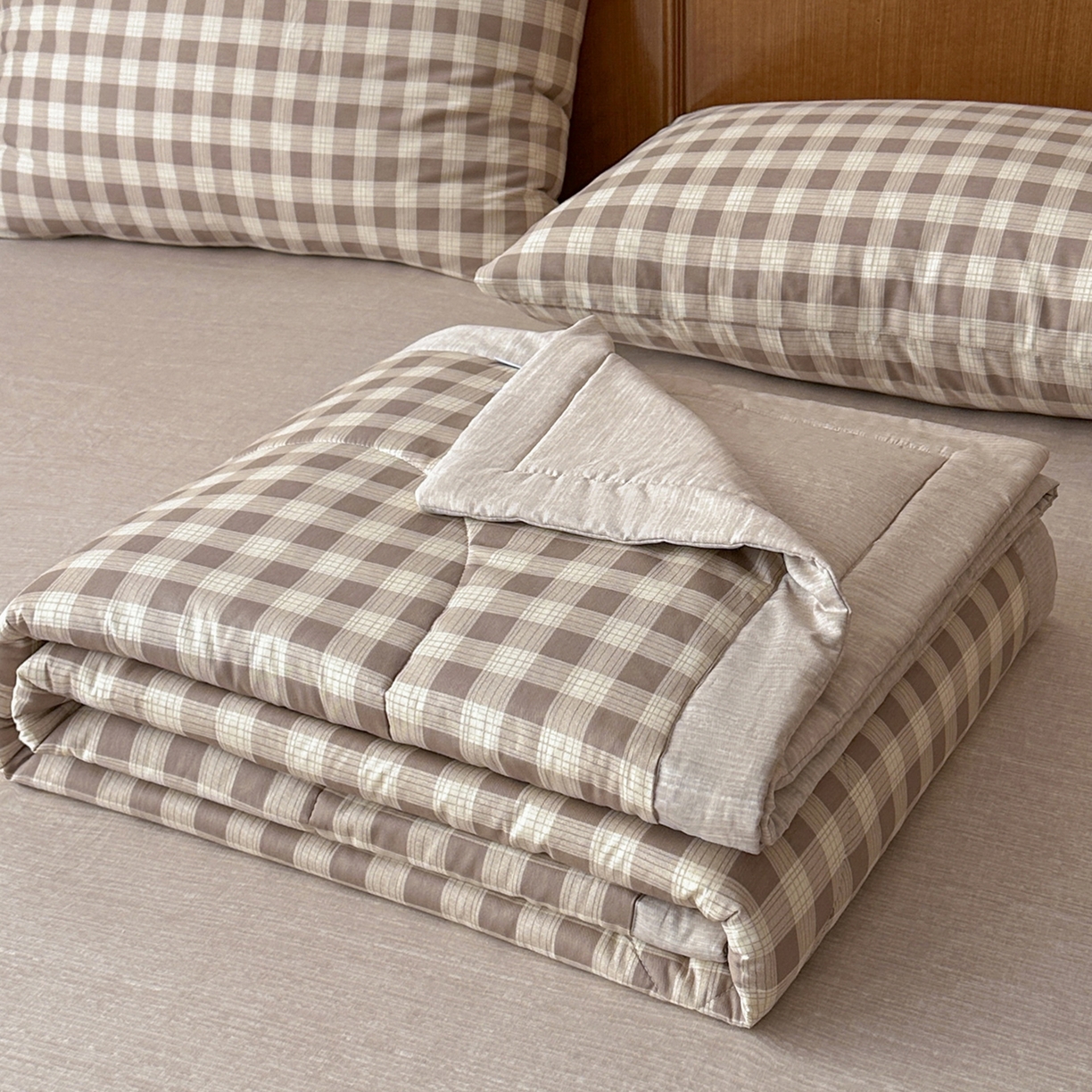 91家纺网 家纺一手货源 找家纺 尊妙被业 2026新款里外全棉100%新疆棉花夏被被子被芯-简约风 格瑞-咖