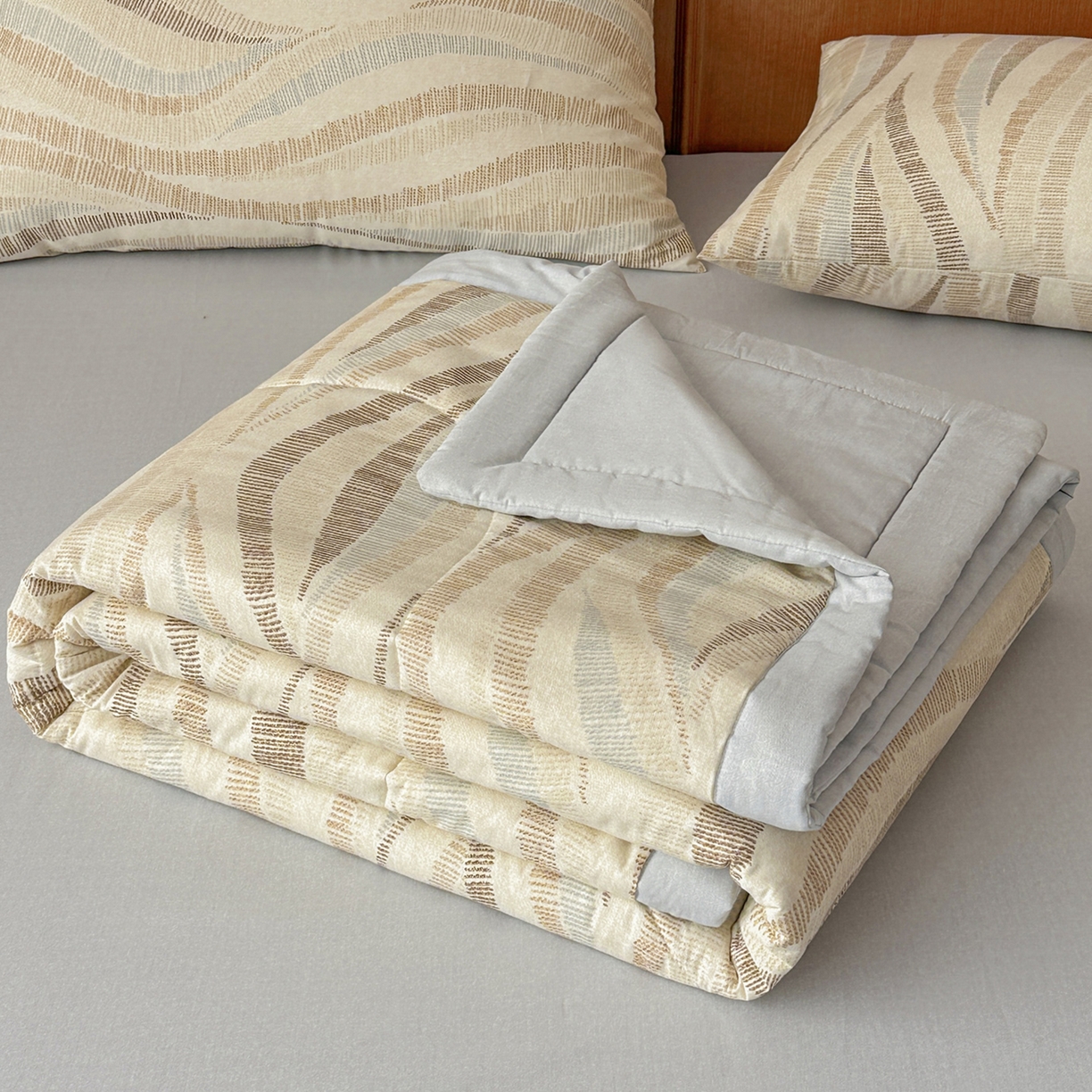 91家纺网 家纺一手货源 找家纺 尊妙被业 2026新款里外全棉100%新疆棉花夏被被子被芯-简约风 浪织纹