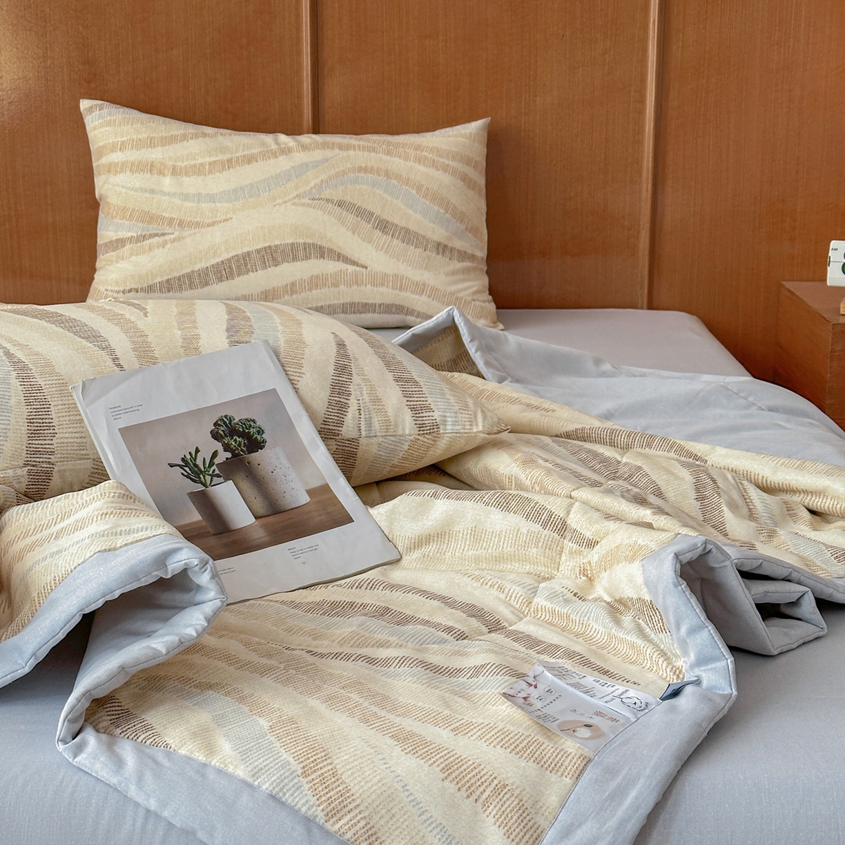 91家纺网 家纺一手货源 找家纺 尊妙被业 2026新款里外全棉100%新疆棉花夏被被子被芯-简约风 浪织纹