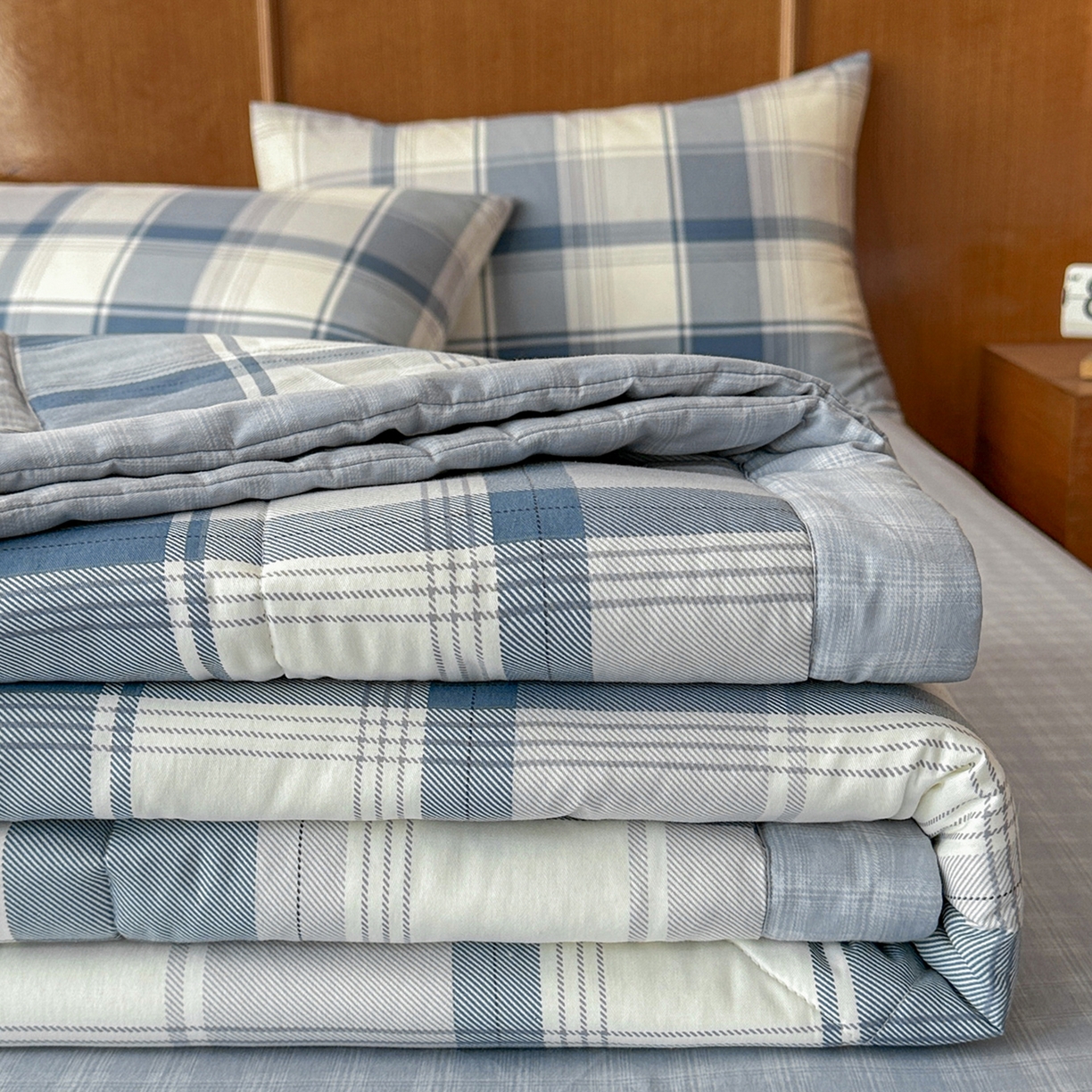 91家纺网 家纺一手货源 找家纺 尊妙被业 2026新款里外全棉100%新疆棉花夏被被子被芯-简约风 悬浮晶阵-蓝