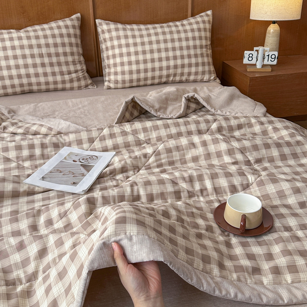 91家纺网 家纺一手货源 找家纺 尊妙被业 2026新款里外全棉100%新疆棉花夏被被子被芯-简约风 格瑞-咖