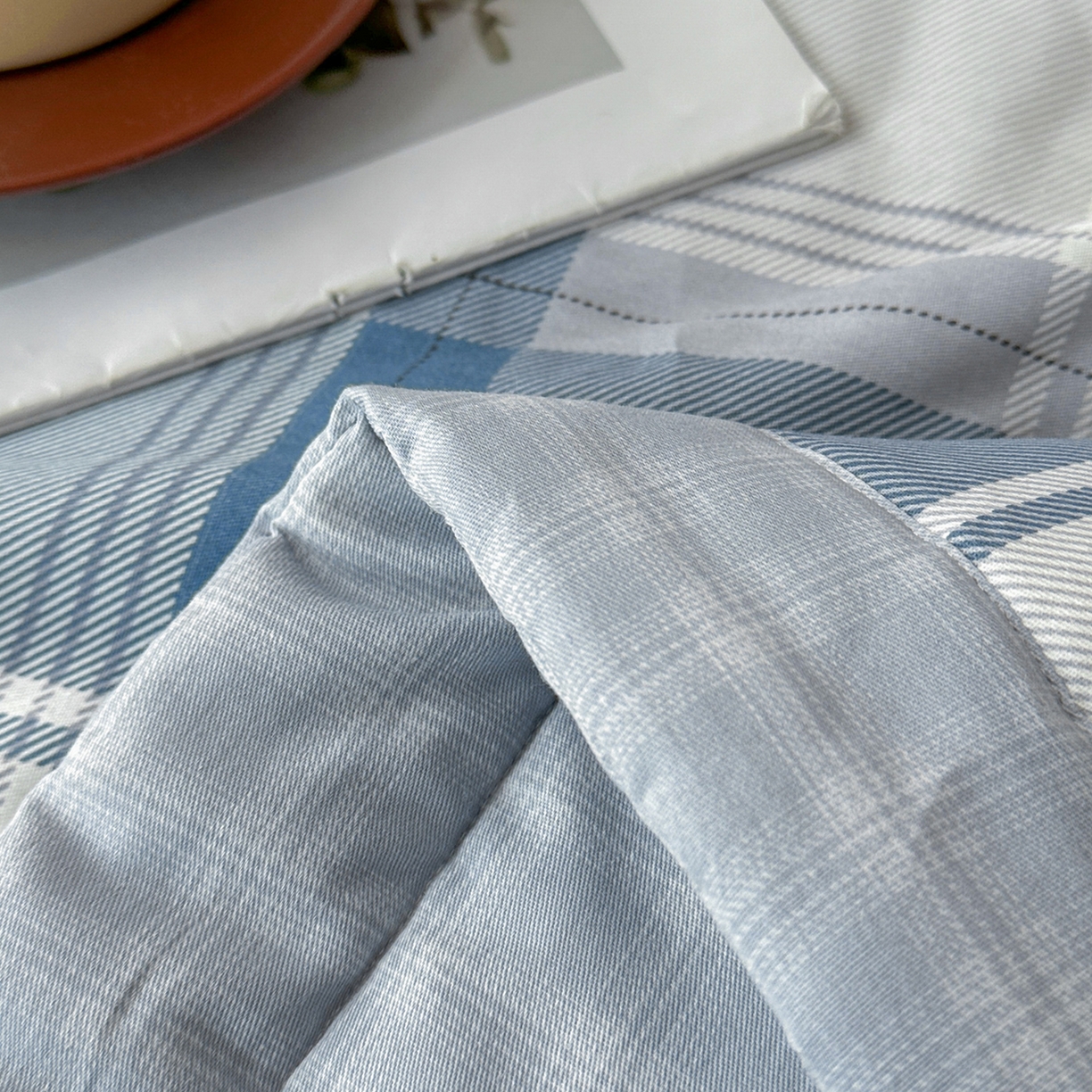 91家纺网 家纺一手货源 找家纺 尊妙被业 2026新款里外全棉100%新疆棉花夏被被子被芯-简约风 悬浮晶阵-蓝